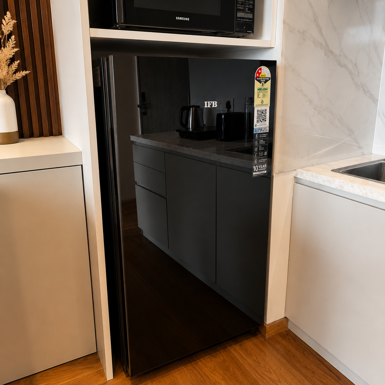 Skylevel Luxury Suite Private Kitchenette Refrigerator